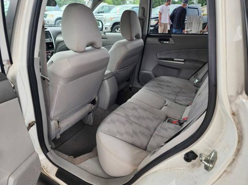 Used 2010 Subaru Forester 2.5X Premium image 12