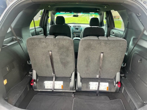 Used 2017 Ford Explorer XLT image 36