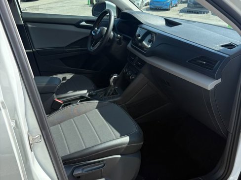 Used 2022 Volkswagen Taos SE image 8