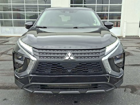 Used 2022 Mitsubishi Eclipse Cross LE image 3