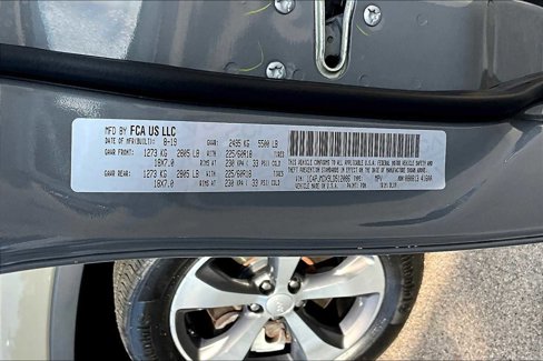 Used 2020 Jeep Cherokee Limited image 31