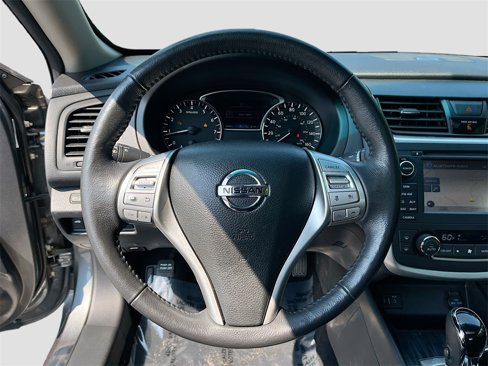 Used 2016 Nissan Altima 2.5 SL w/ 2.5 Technology Package image 9