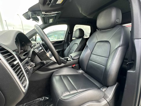 Used 2021 Porsche Cayenne image 5