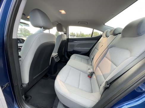 Used 2017 Hyundai Elantra SE w/ SE A/T Tech Package 03 image 8