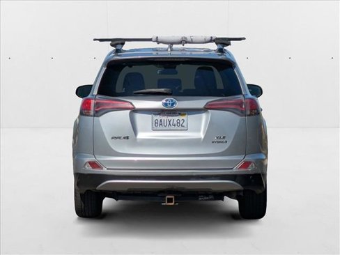 Used 2017 Toyota RAV4 XLE image 7