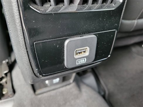 Used 2022 Jeep Compass Limited image 31