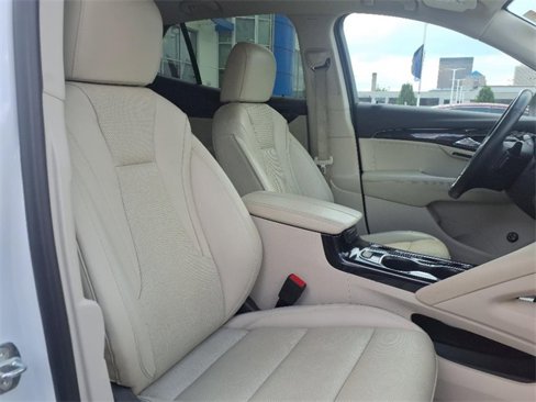 Used 2023 Buick Envision Essence image 10