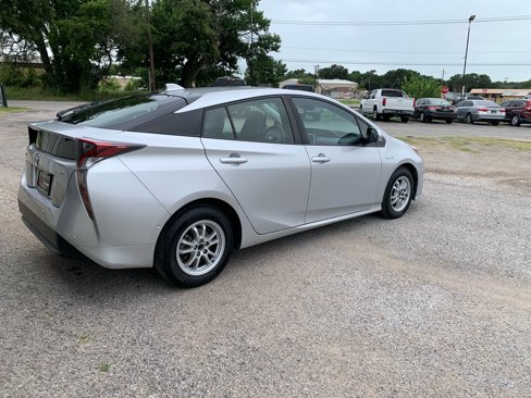 Used 2017 Toyota Prius Four Touring image 6
