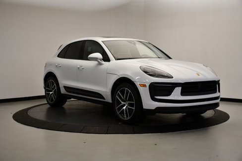 Used 2025 Porsche Macan image 9