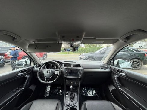 Used 2020 Volkswagen Tiguan SE image 30