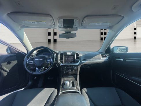 Used 2019 Chrysler 300 Touring w/ Chrome Appearance Package image 22