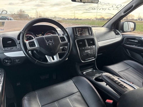 Used 2016 Dodge Grand Caravan R/T image 22