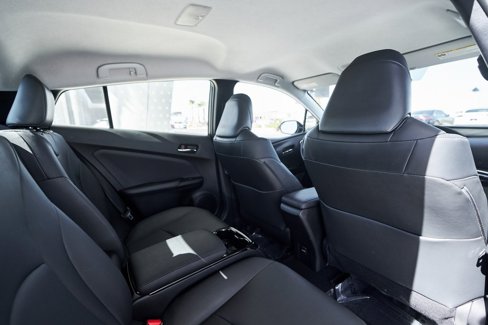 Used 2018 Toyota Prius Prime Premium image 23