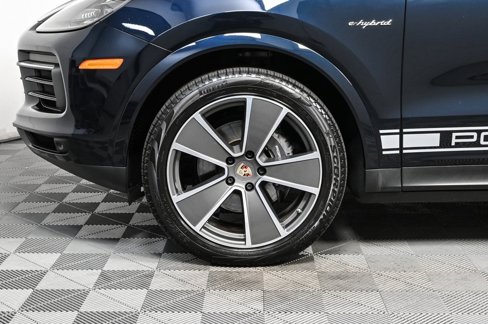 Certified 2022 Porsche Cayenne E-Hybrid Coupe image 35