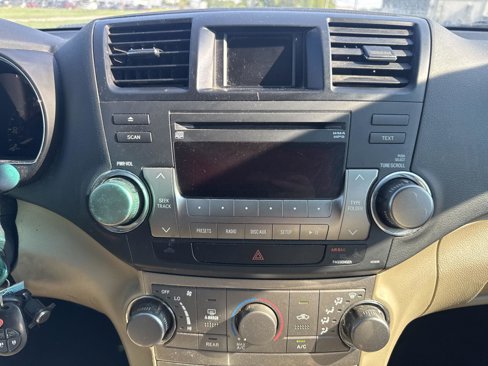 Used 2011 Toyota Highlander 2WD image 16