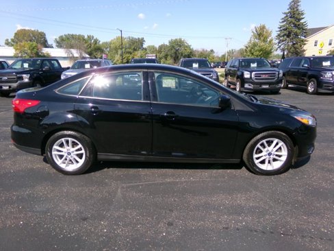 Used 2018 Ford Focus SE image 2