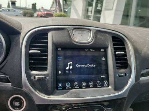 Used 2017 Chrysler 300 C w/ Safetytec Plus Group image 7