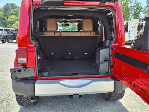 Used 2014 Jeep Wrangler Unlimited Sahara image 15
