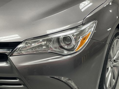 Used 2017 Toyota Camry XLE image 6