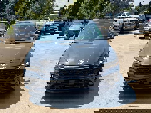 Certified 2024 Hyundai Elantra Limited image 2
