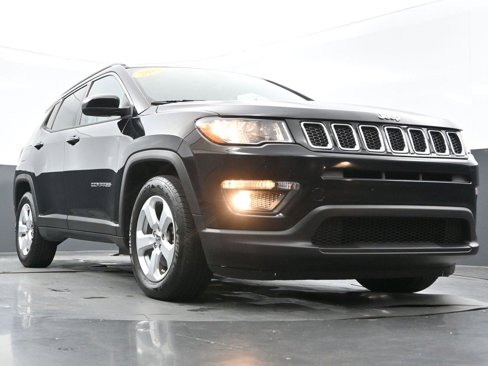 Used 2019 Jeep Compass Latitude w/ Popular Equipment Group image 39