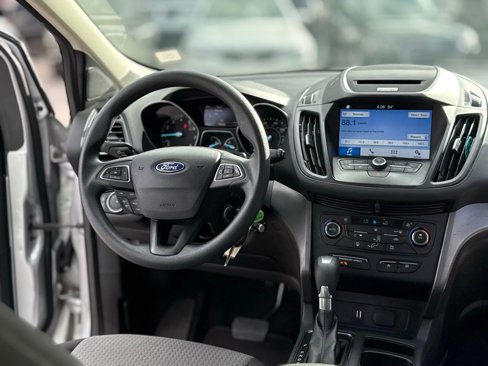 Used 2017 Ford Escape SE w/ Equipment Group 201A image 18