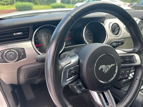 Used 2022 Ford Mustang Premium image 9
