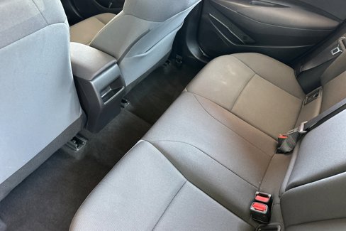 Used 2021 Toyota Corolla LE image 12