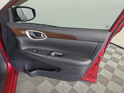 Used 2015 Nissan Sentra SL w/ SL Premium Package image 38