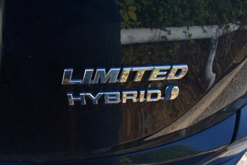 Used 2018 Toyota RAV4 Limited image 5