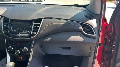 Used 2019 Chevrolet Trax LT w/ LT Convenience Package image 42