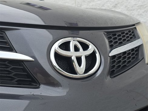 Used 2015 Toyota RAV4 LE image 32