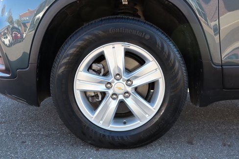 Used 2022 Chevrolet Trax LT w/ LT Convenience Package image 23