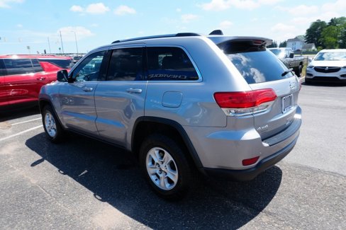 Used 2016 Jeep Grand Cherokee Laredo w/ Quick Order Package 23E image 4