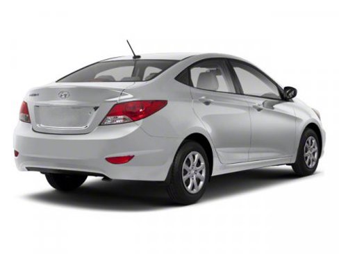 Used 2013 Hyundai Accent GLS w/ Premium Pkg image 2