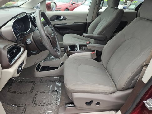 Used 2018 Chrysler Pacifica Touring Plus image 15
