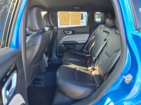 Used 2024 Jeep Compass Limited image 27