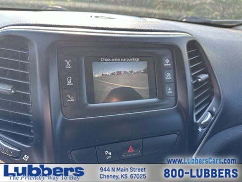 Used 2018 Jeep Cherokee Latitude w/ Mobile Office Group image 16