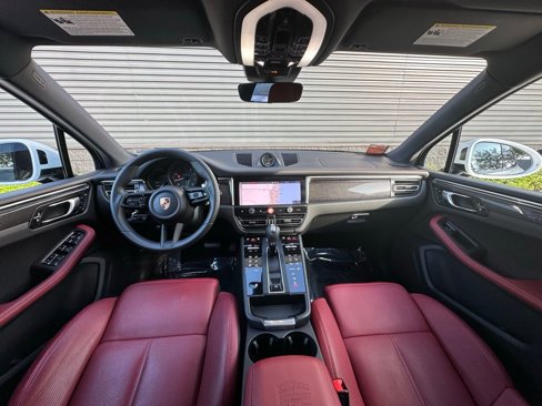 Used 2024 Porsche Macan image 28