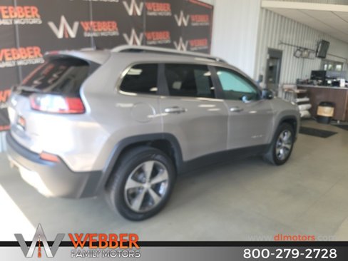 Used 2019 Jeep Cherokee Limited w/ Trailer Tow Group image 5