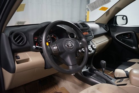Used 2012 Toyota RAV4 FWD image 6
