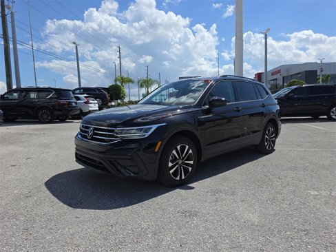 Certified 2023 Volkswagen Tiguan S image 3