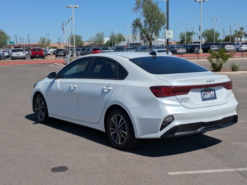 Used 2023 Kia Forte LXS w/ LXS Technology Package image 3