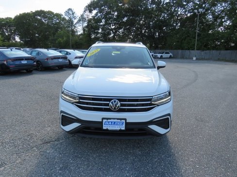 Used 2022 Volkswagen Tiguan SE image 8