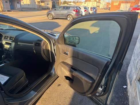 Used 2012 Ford Fusion SE image 18