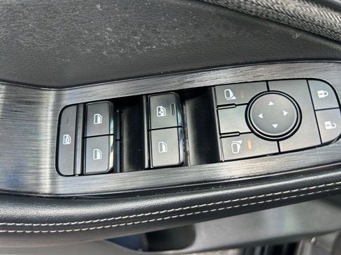 Used 2022 Nissan Rogue SV image 21