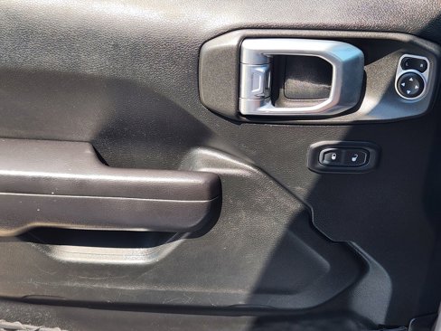 Used 2020 Jeep Wrangler Unlimited Sport S image 29