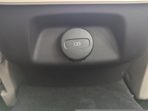 Certified 2023 Volvo V60 B5 Cross Country Plus image 15