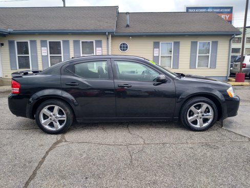 Used 2010 Dodge Avenger R/T w/ Navigation & Sound Group I image 4