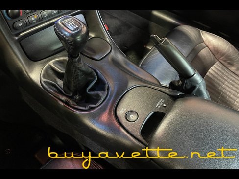 Used 2001 Chevrolet Corvette Coupe w/ Preferred Equipment Group2 image 18